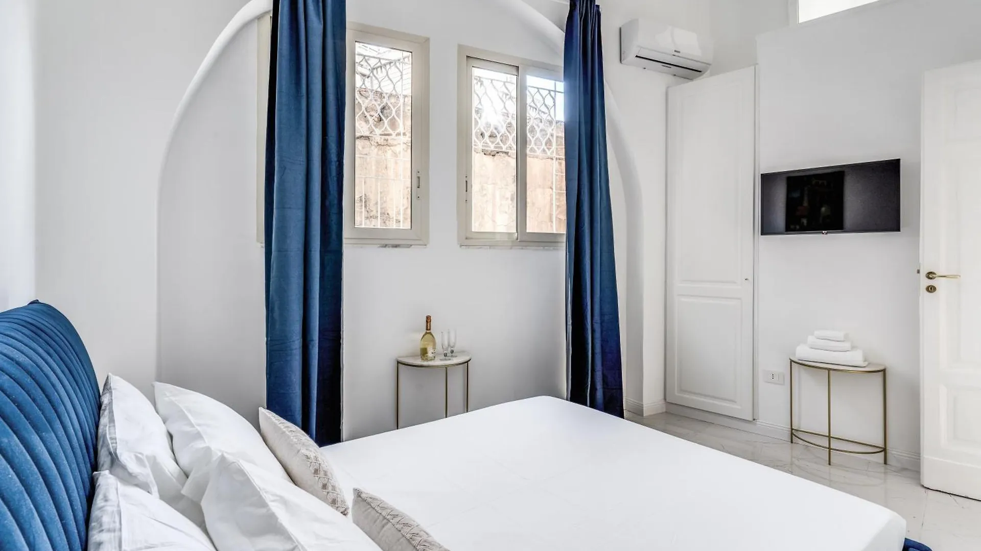 Guest house Palazzetto Santa Lucia Hotel Naples Italy